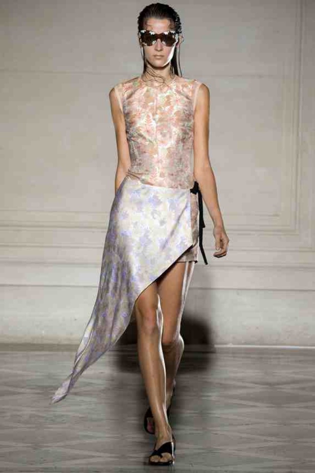 رومانسية "خائفة" فى ربيع MAISON MARTIN MARGIELA