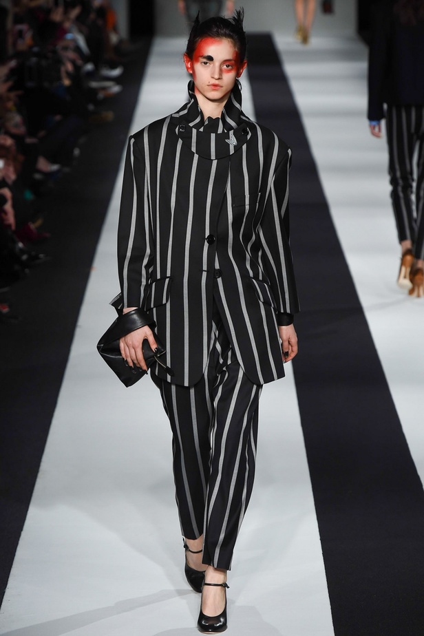 Vivienne Westwood Red Label....عرض مبهر ومفارق