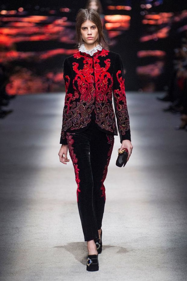 طلّة راقية في عالم التطريز مع Alberta Ferretti