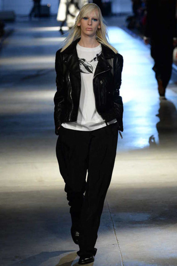 أزياء Giles... تفاصيل صغيرة تصنع الدهشة