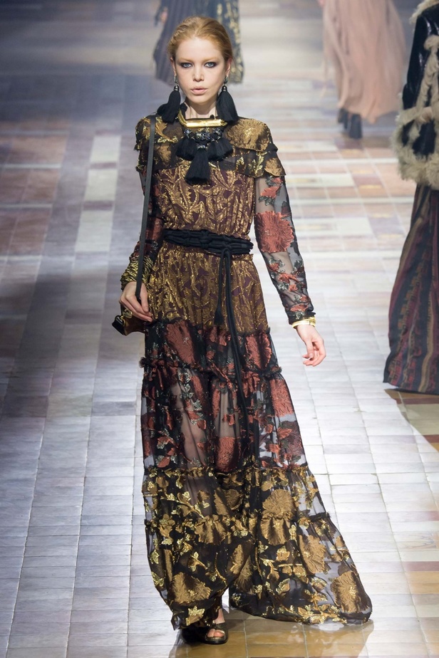 Lanvin تقدم أجمل مجموعاتها وتستوحيها من كازابلانكا