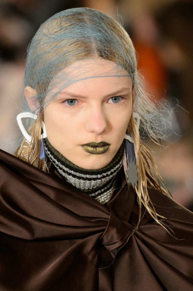 مجموعة فوضويّة وعشوائية لـMaison Margiela في عرض ربيع وصيف 2016