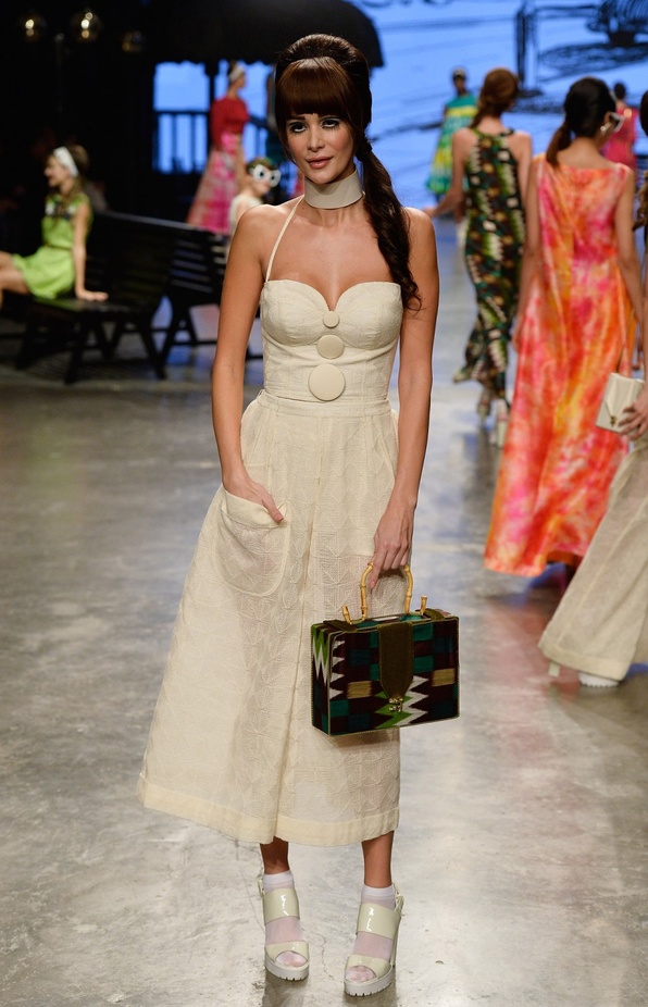 عرض ازياء Zaroon By Zareena لربيع و صيف 2016