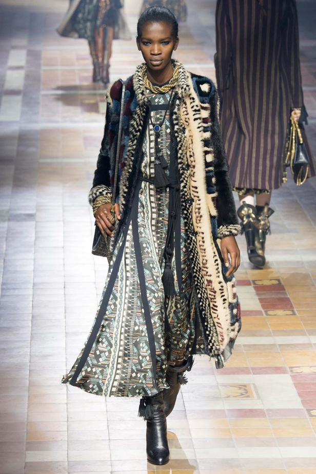 Lanvin تقدم أجمل مجموعاتها وتستوحيها من كازابلانكا