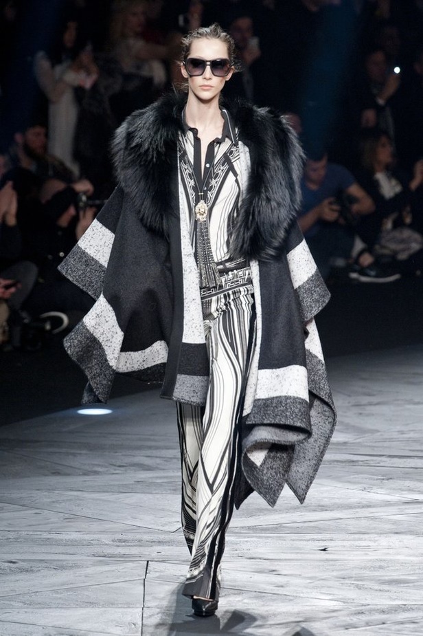 Roberto Cavalli... أناقة بسحر الغابات الاستوائية