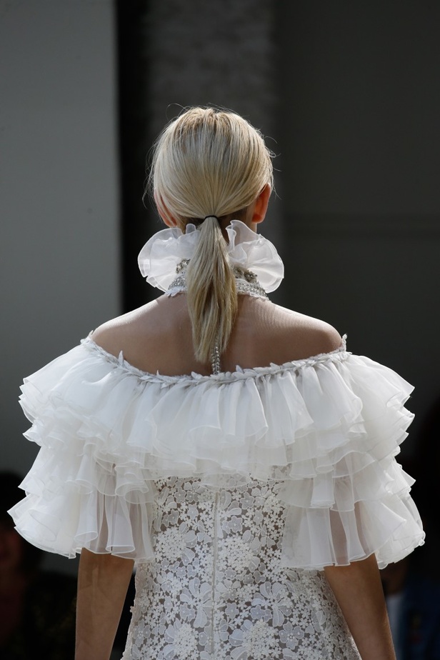 مجموعة Giambattista Valli للهوت كوتور لموسم خريف 2016