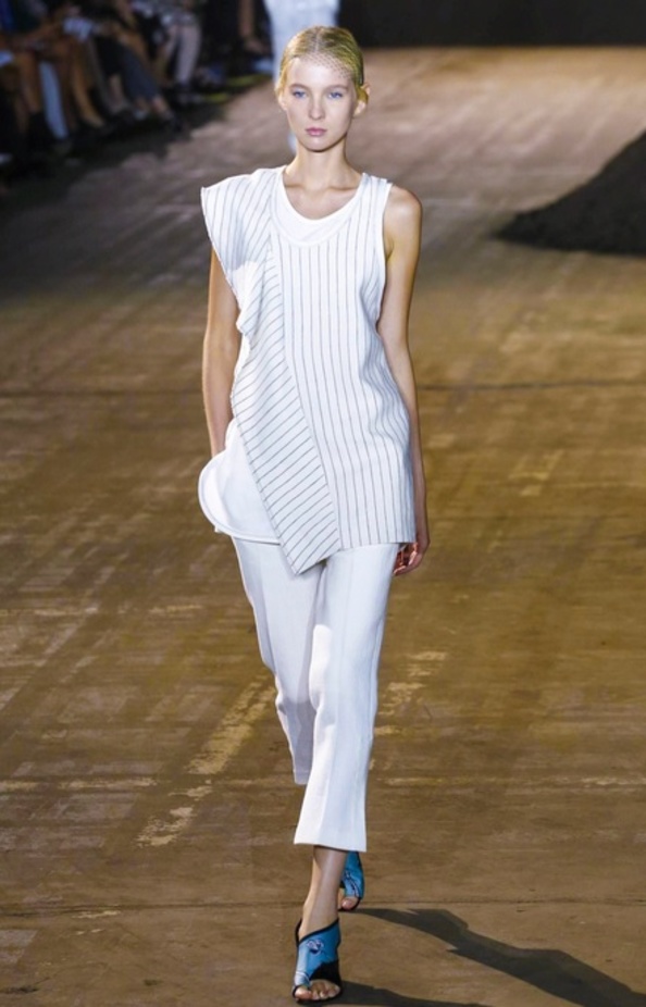 تصاميم تغرد بالحرية في مجموعة Phillip Lim