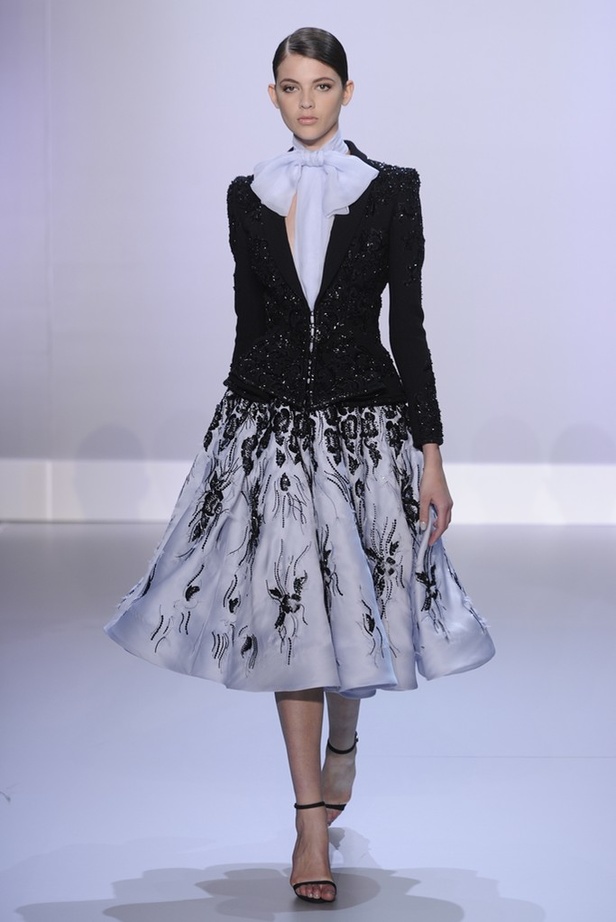 Ralph & Russo مجموعة حالمة تعيدنا الى العصر الذهبي