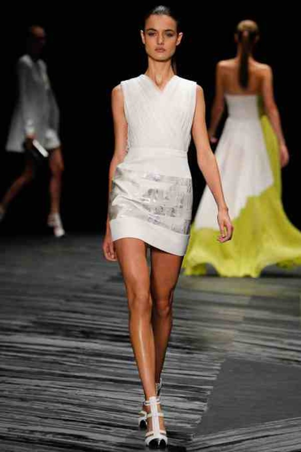 الفصول الأربعة تجتمع تحت سحابة J. MENDEL