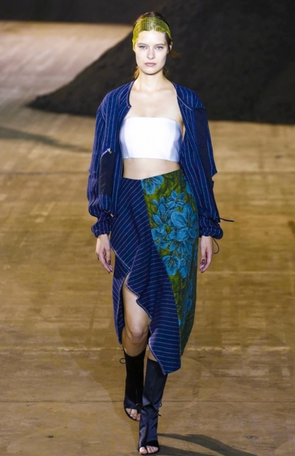 تصاميم تغرد بالحرية في مجموعة Phillip Lim