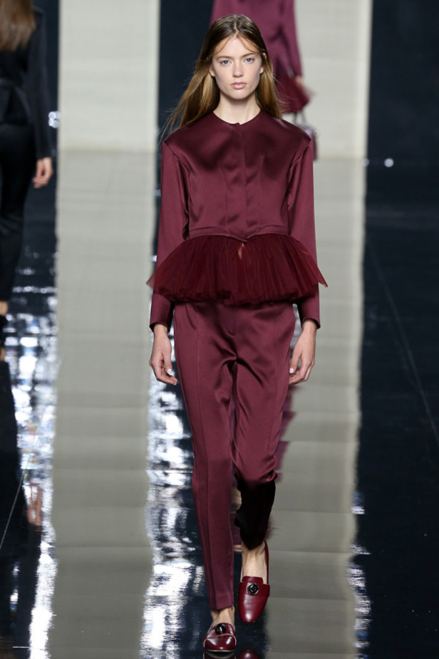 "كريستوفر كان" يبتعد عن الألوان القوية والنيون