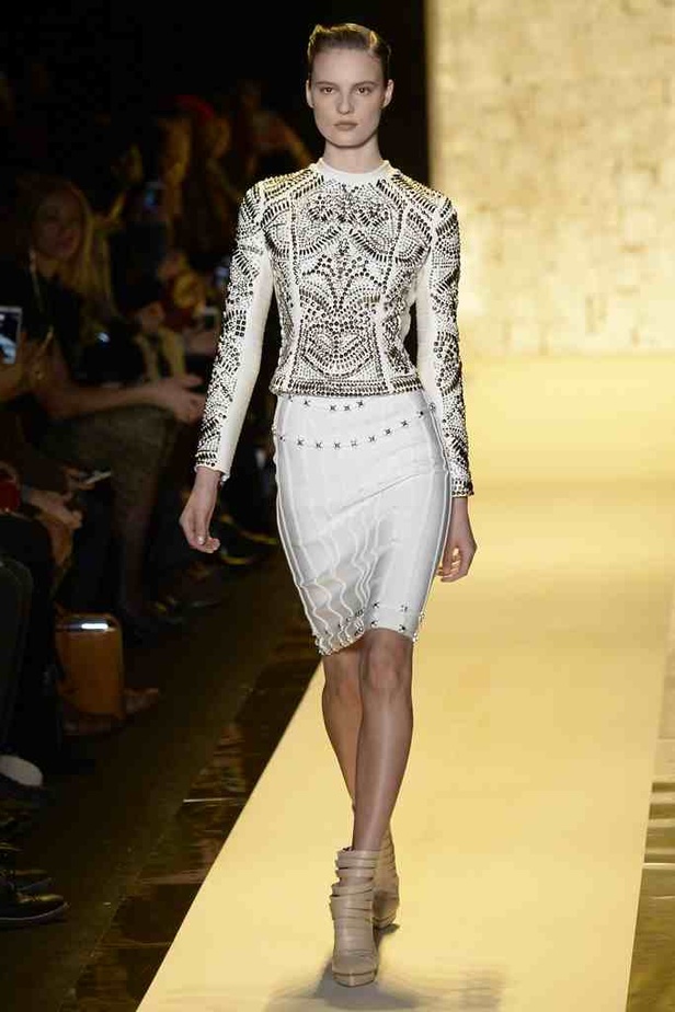 مغامرة مأمونة العواقب مع خريف Herve Leger 