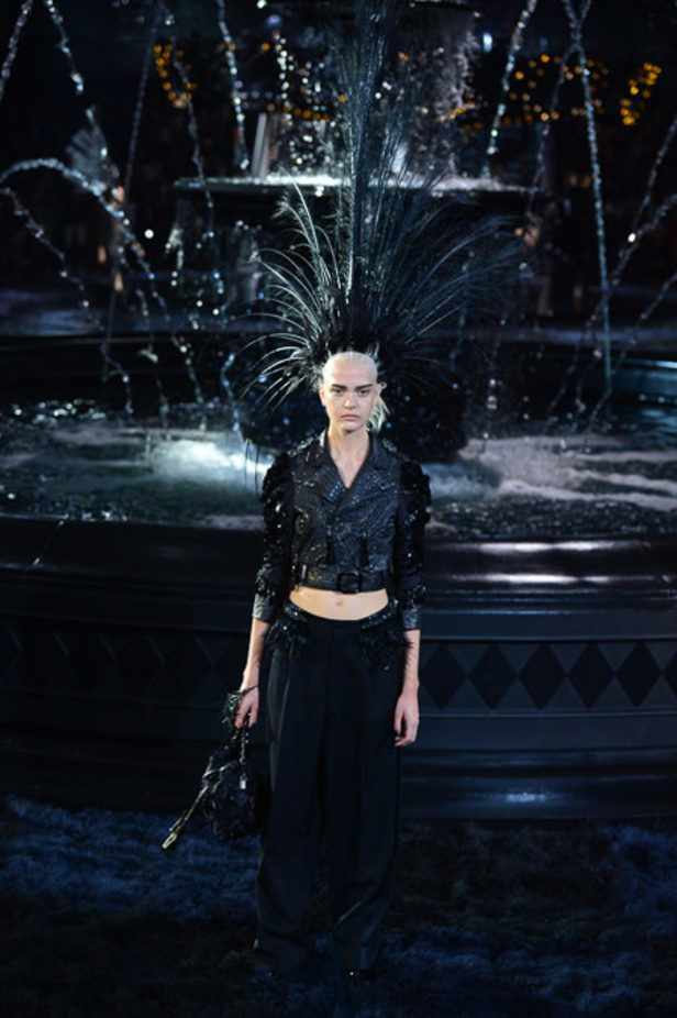 Louis Vuitton تودّع مارك جايكوبز في عرض استثنائي