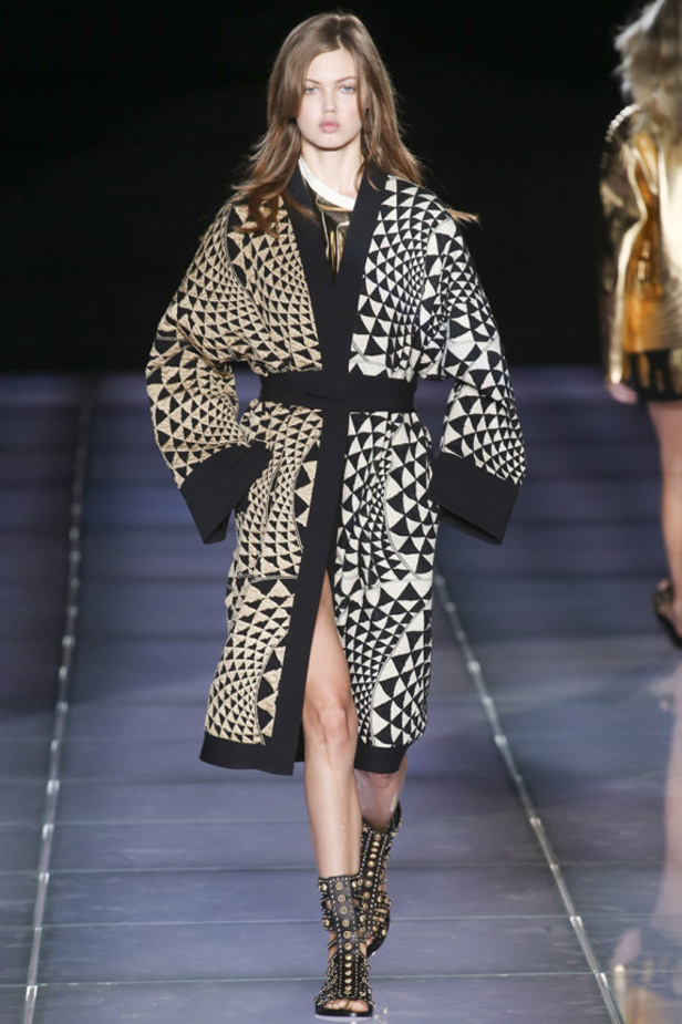 تخريمات دائرية ونقوش متداخلة في مجموعة FAUSTO PUGLISI