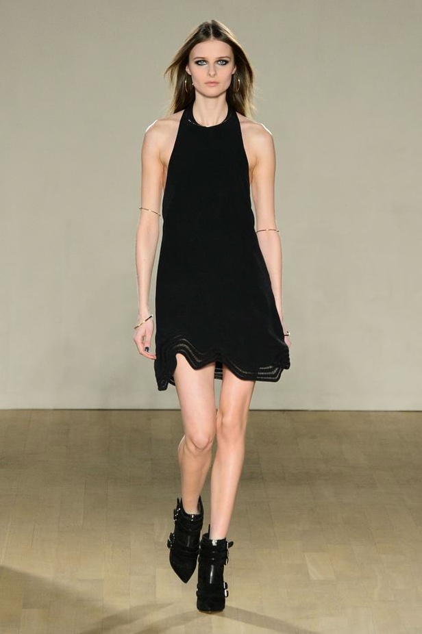 مجموعة Issa تتناغم بين الشراريب والأشكال الهندسية