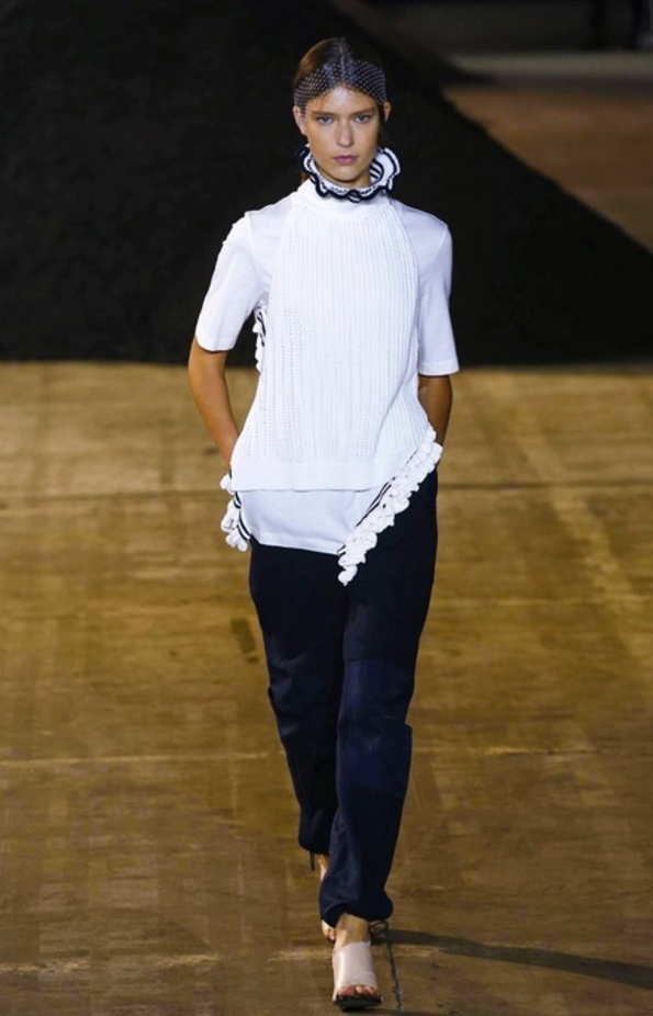 تصاميم تغرد بالحرية في مجموعة Phillip Lim