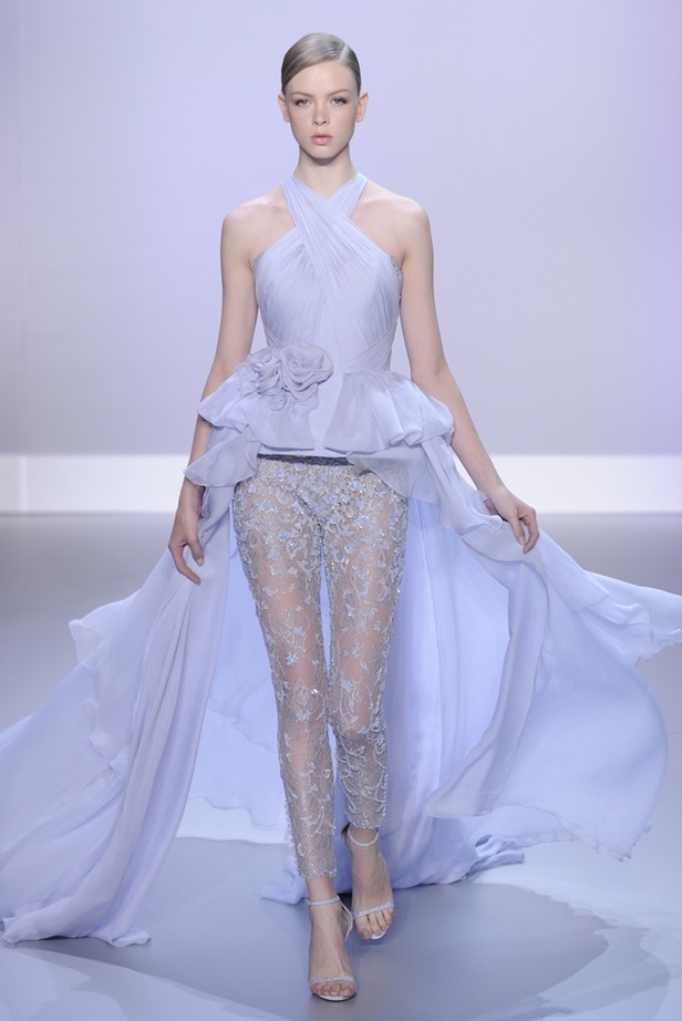 Ralph & Russo مجموعة حالمة تعيدنا الى العصر الذهبي