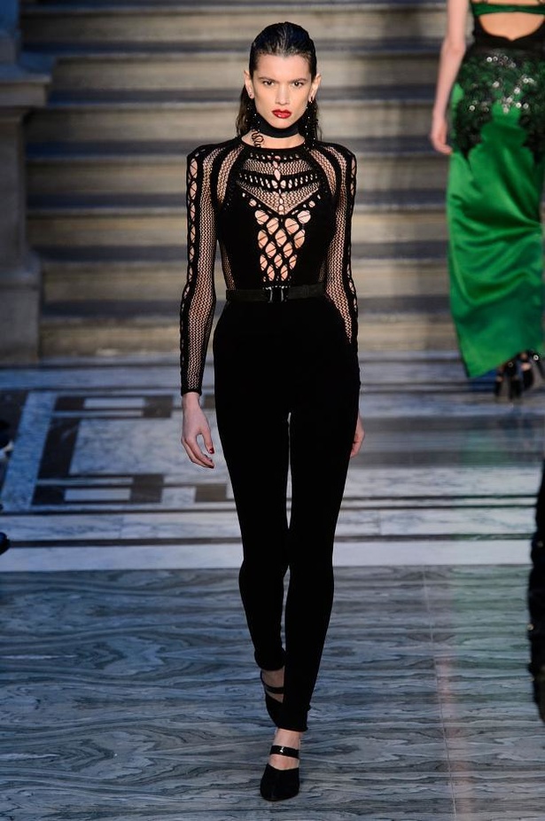 Julien Macdonald عاشق لموضة الشبك