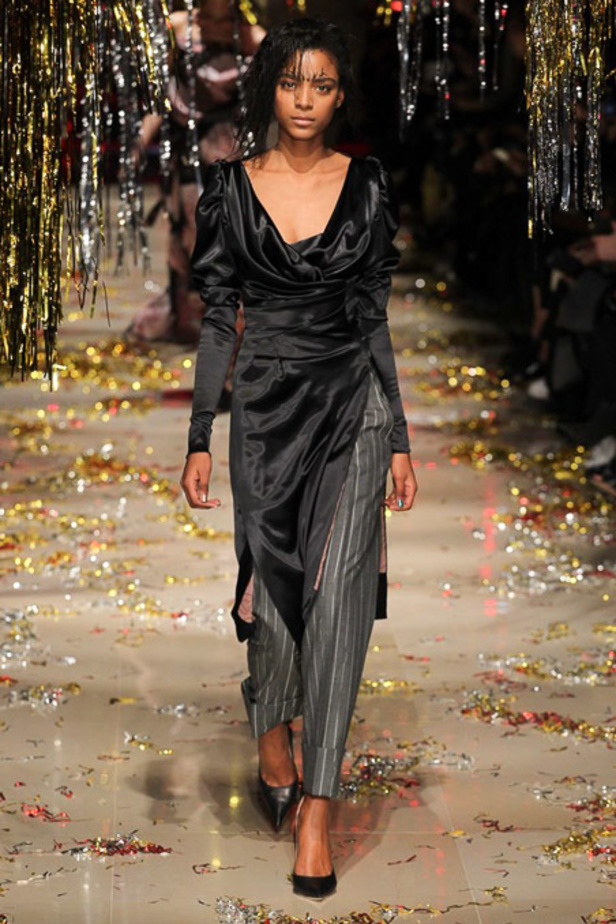 "Vivienne Westwood"... فانتازيّا فوضويّة بامتياز