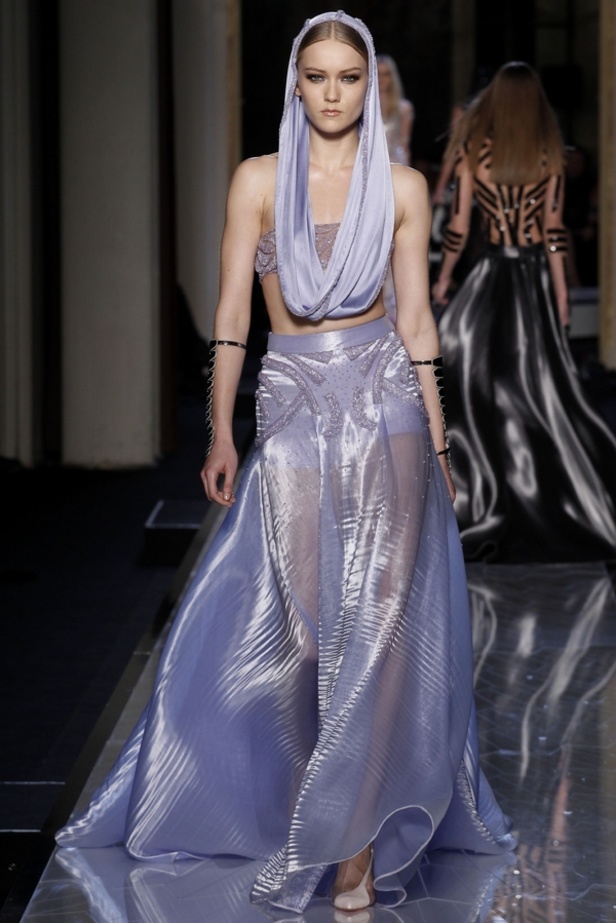 Atelier Versace الآلهة العصرية