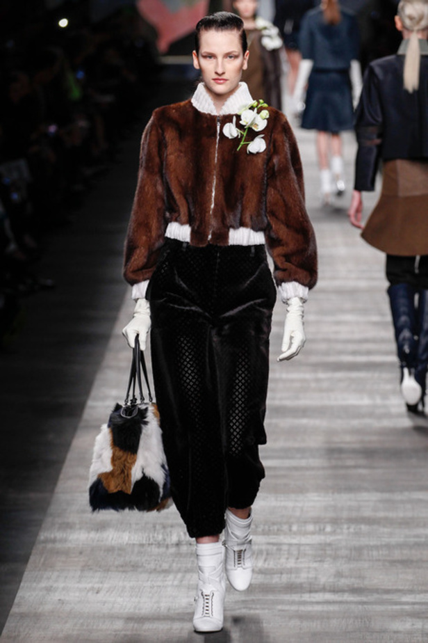 Fendi... دفء الفرو ونعومة البنفسج