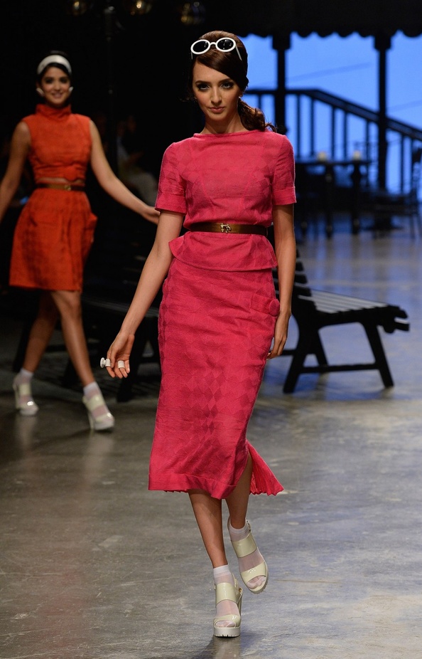 عرض ازياء Zaroon By Zareena لربيع و صيف 2016