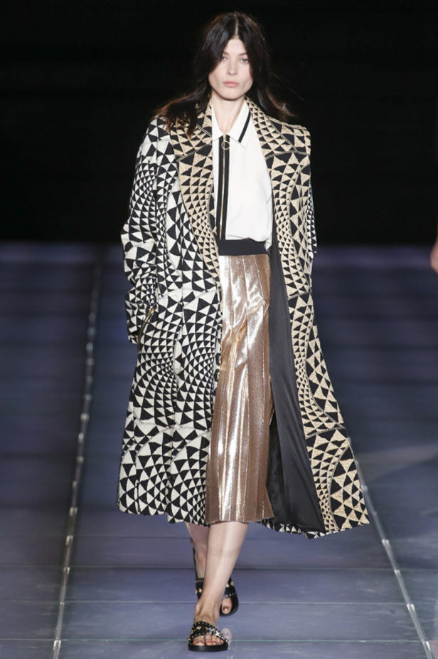 تخريمات دائرية ونقوش متداخلة في مجموعة FAUSTO PUGLISI