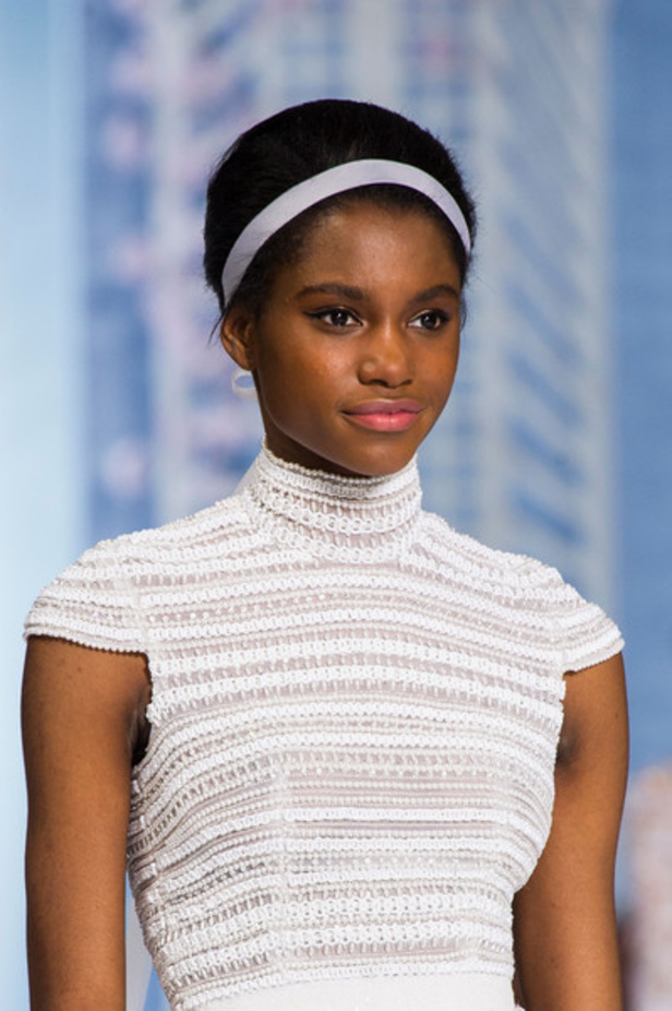 عرض "رالف أند روسو" للأزياء الفاخرة لربيع وصيف 2016