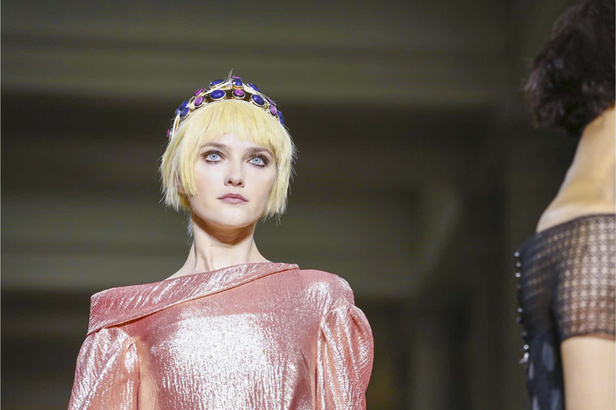 مجموعة "يوليانا سيرجينكو" للهوت كوتور لموسم خريف 2016