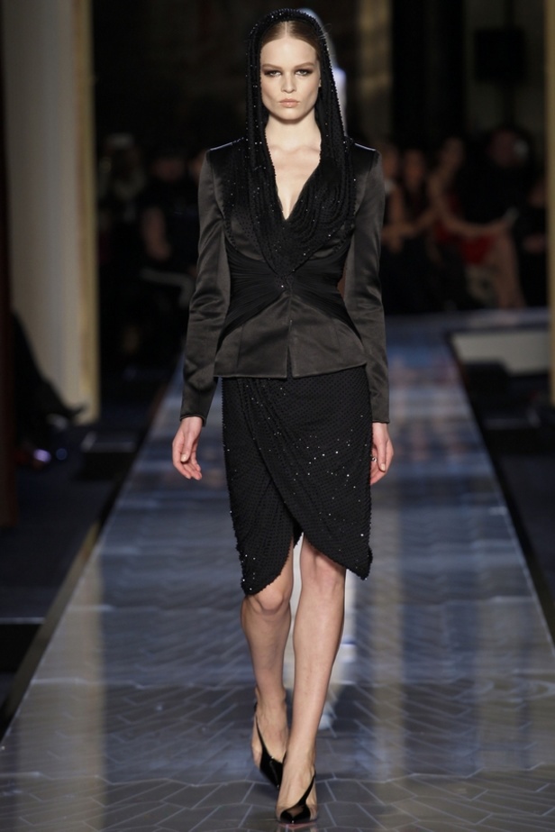 Atelier Versace الآلهة العصرية