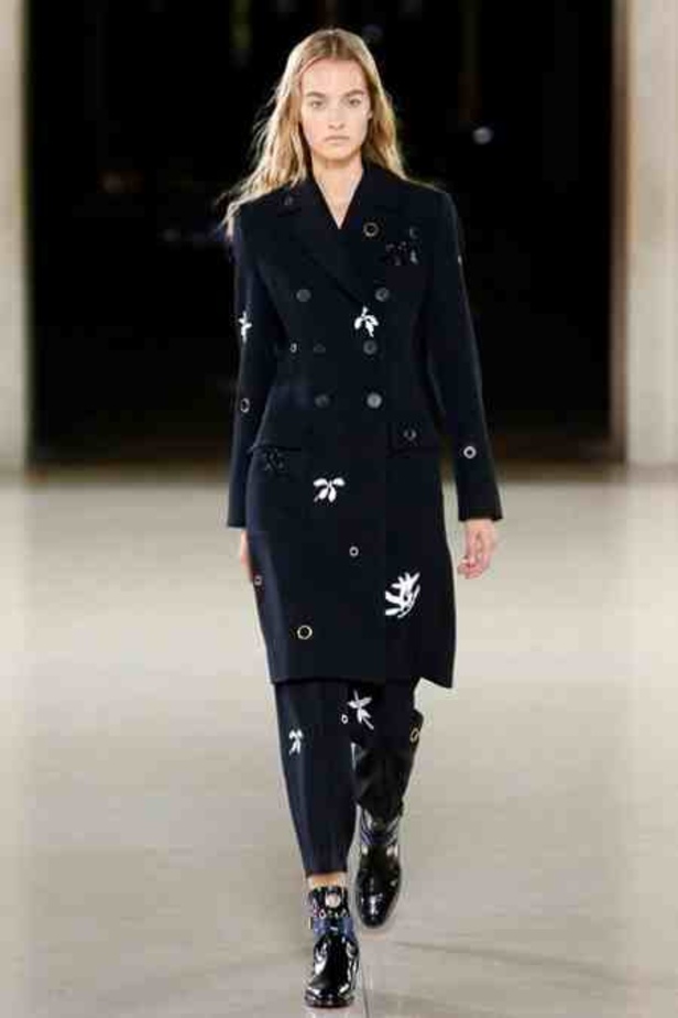 ربيع JONATHAN SAUNDERS... يشعل غيرة الرجال