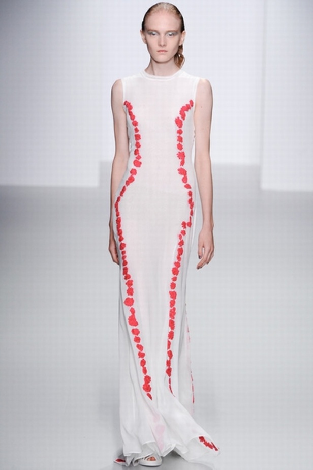 John Rocha لمسات مرحة وجريئة