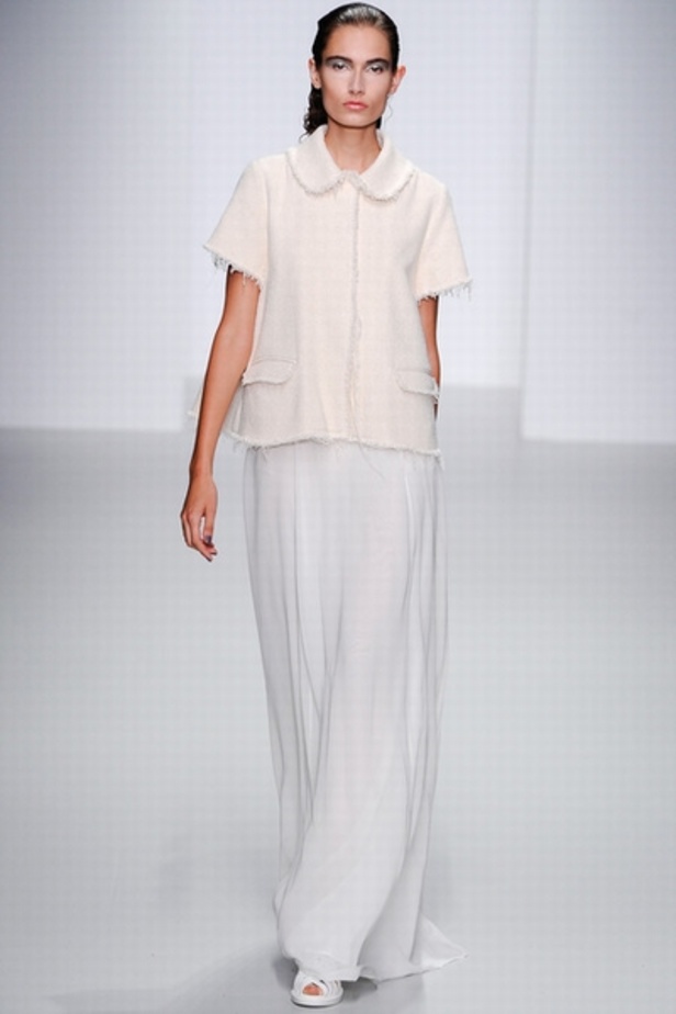 John Rocha لمسات مرحة وجريئة