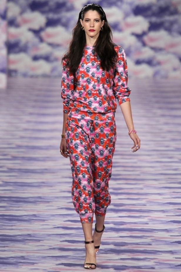 House of holand لامرأة شخصيتها قوية وعصرية