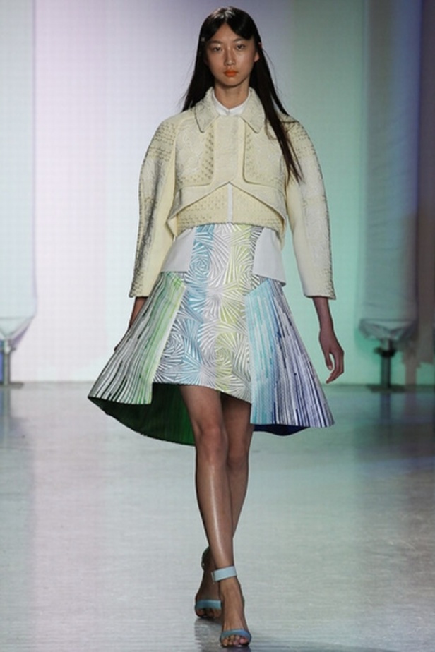 Pilotto Peter يُتقن موضة الفساتين المطبعة