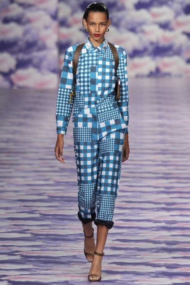 House of holand لامرأة شخصيتها قوية وعصرية