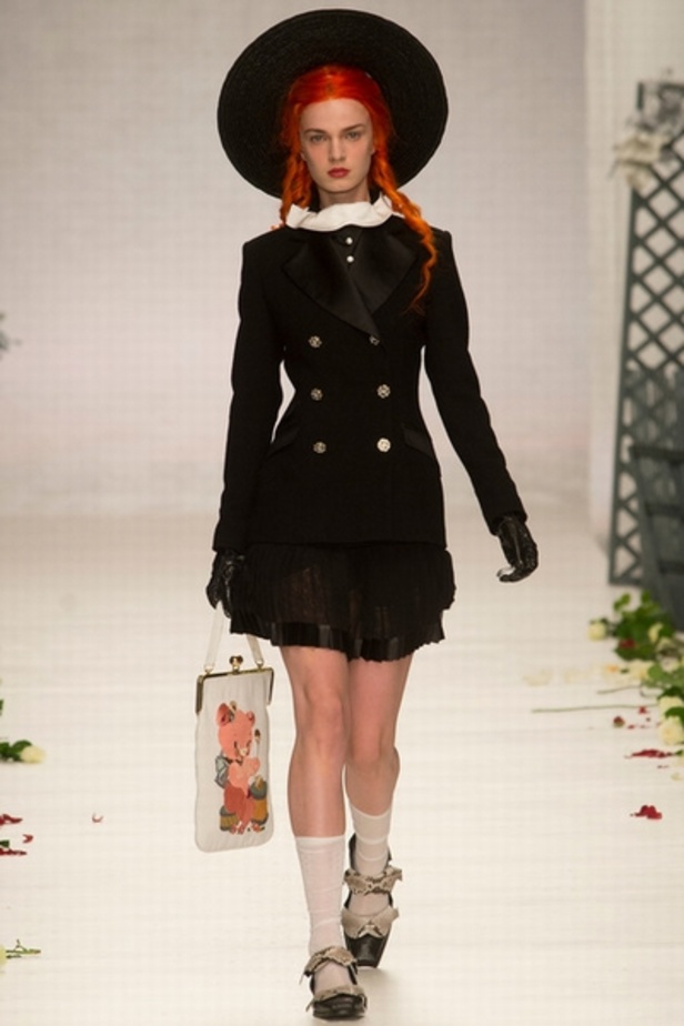 Meadham Kirchoff غرابة وجرأة لافتة 