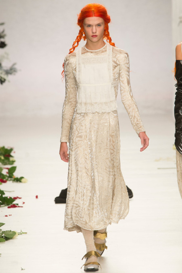 Meadham Kirchoff غرابة وجرأة لافتة 