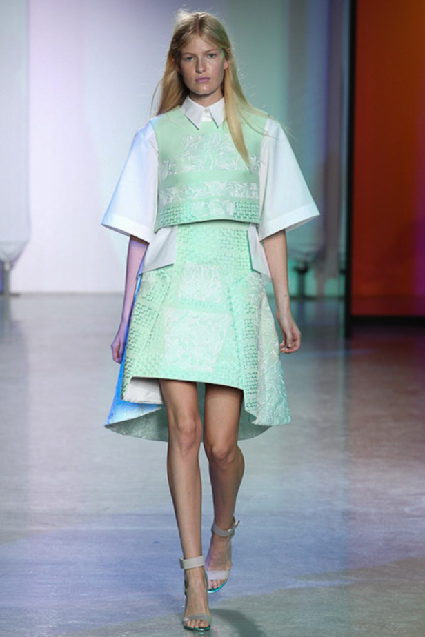 Pilotto Peter يُتقن موضة الفساتين المطبعة