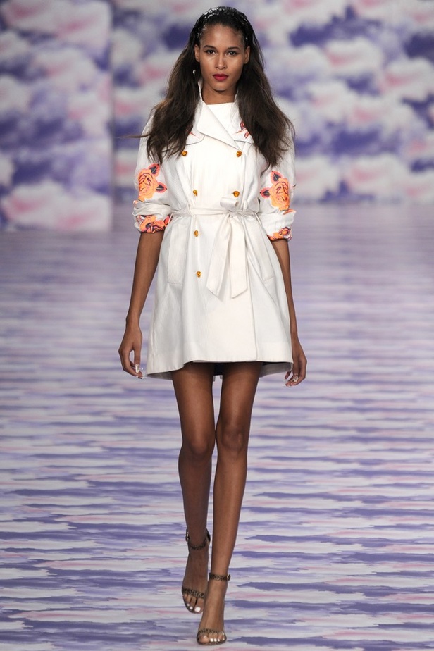 House of holand لامرأة شخصيتها قوية وعصرية