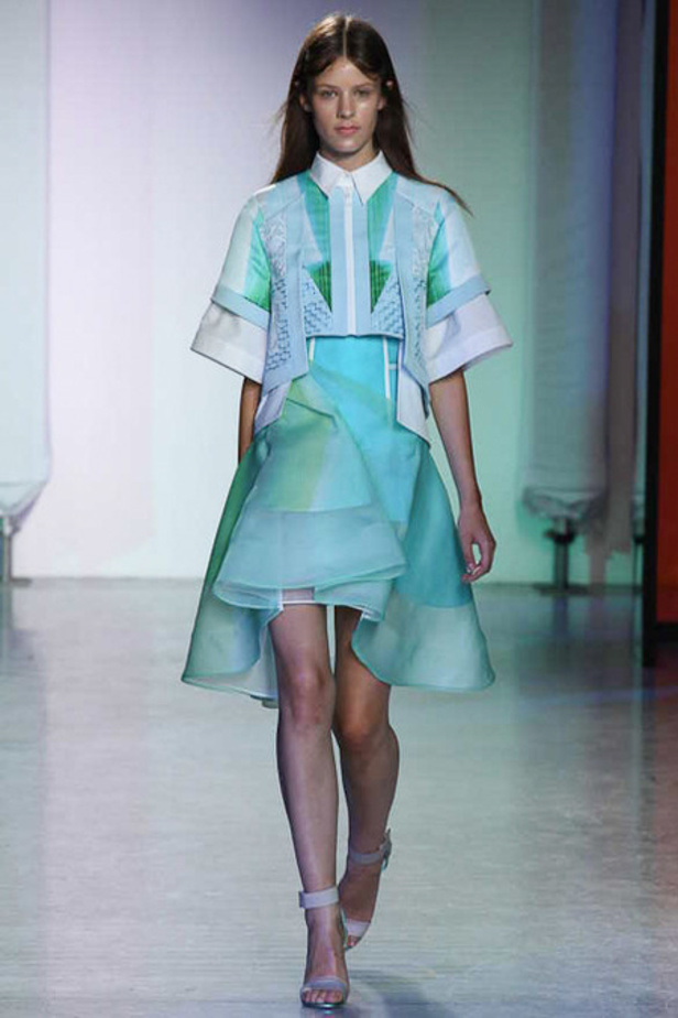 Pilotto Peter يُتقن موضة الفساتين المطبعة