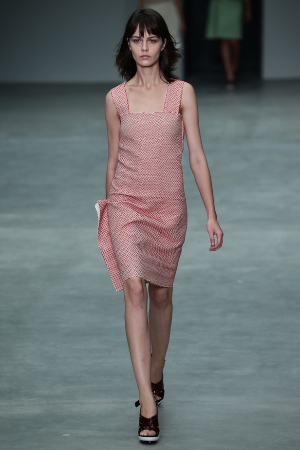 Calvin Klein: هوية جديدة للابيض والاسود