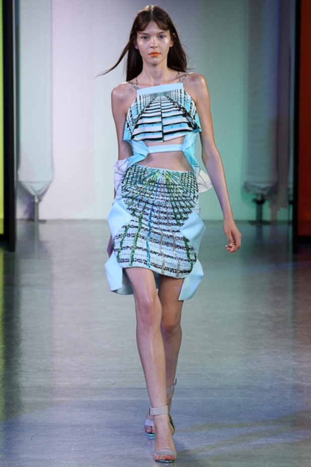 Pilotto Peter يُتقن موضة الفساتين المطبعة