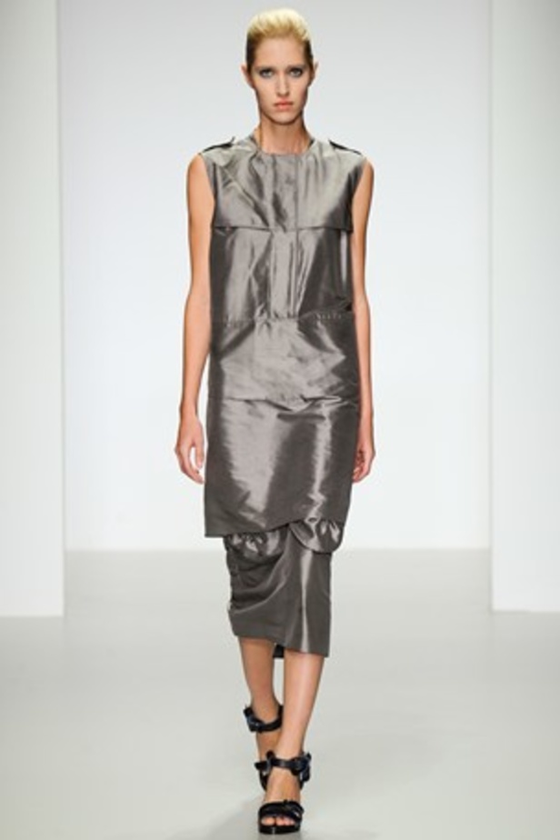 ربيع Emilio De La Morena... أناقة شبابية ناعمة