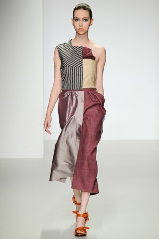 ربيع Emilio De La Morena... أناقة شبابية ناعمة