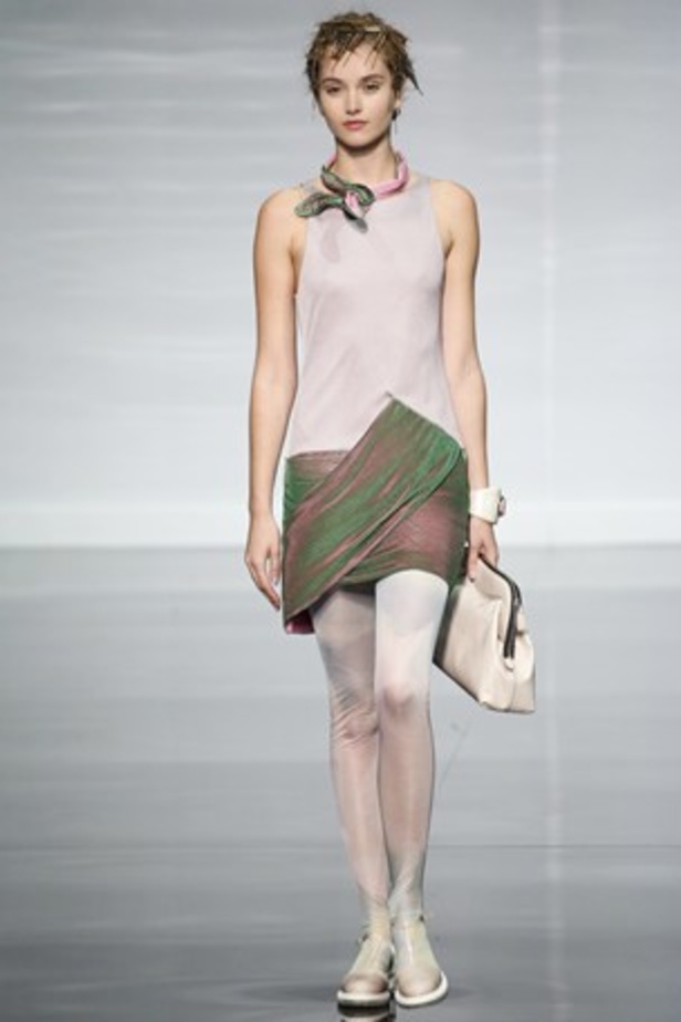 سيدة Armani... الأرقى