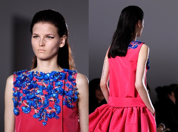 فستان بعقدة معقوصة حول الوركين من مجموعة Giambattista Valli SS 2014