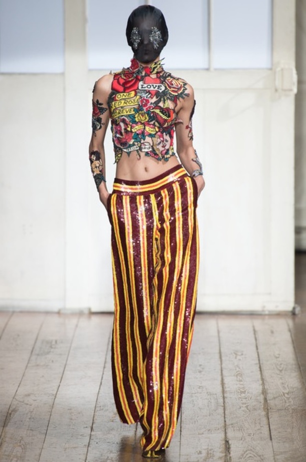 مزيج من الأقمشة الغريبة في مجموعة Maison Martin Margiela