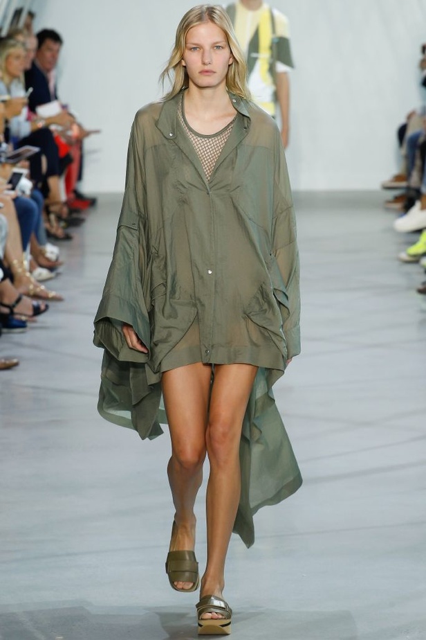 Lacoste ينقلنا إلى المستقبل مع مجموعة بالغة العصرية!