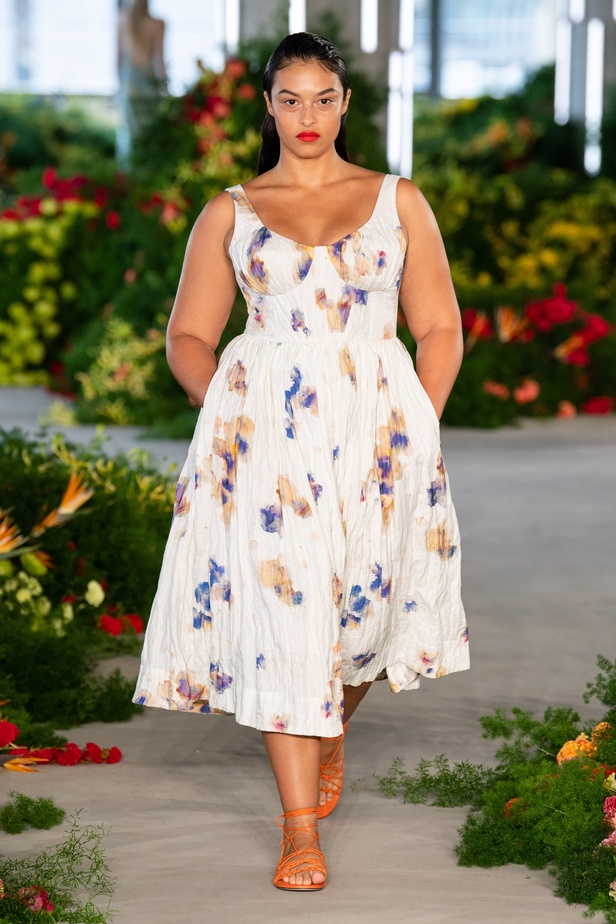 مجموعة Jason Wu لربيع وصيف 2022 عودة إلى الطبيعة بتصاميم ساحرة